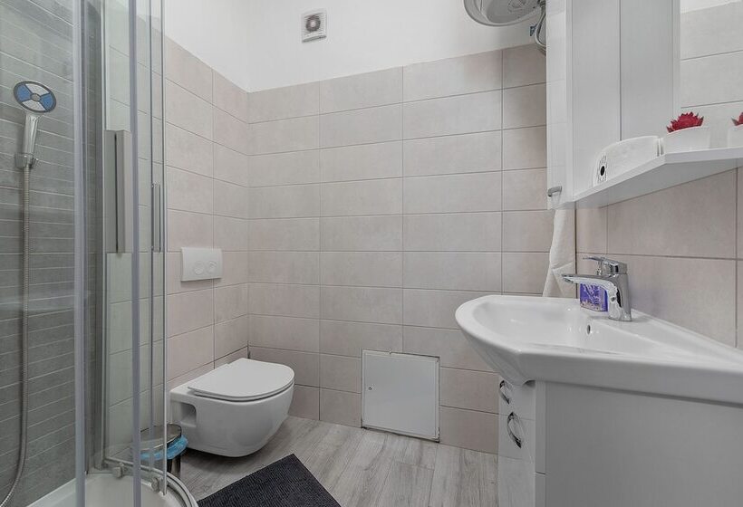 پانسیون Little Flower In City Center