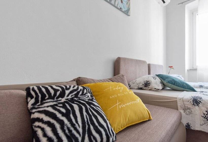 پانسیون Little Flower In City Center