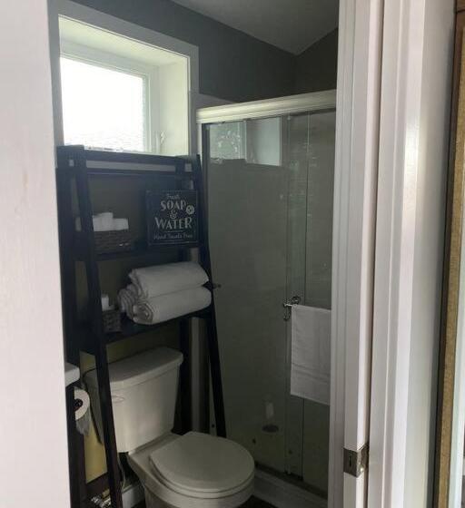 הוסטל Murphys Law Inn 3