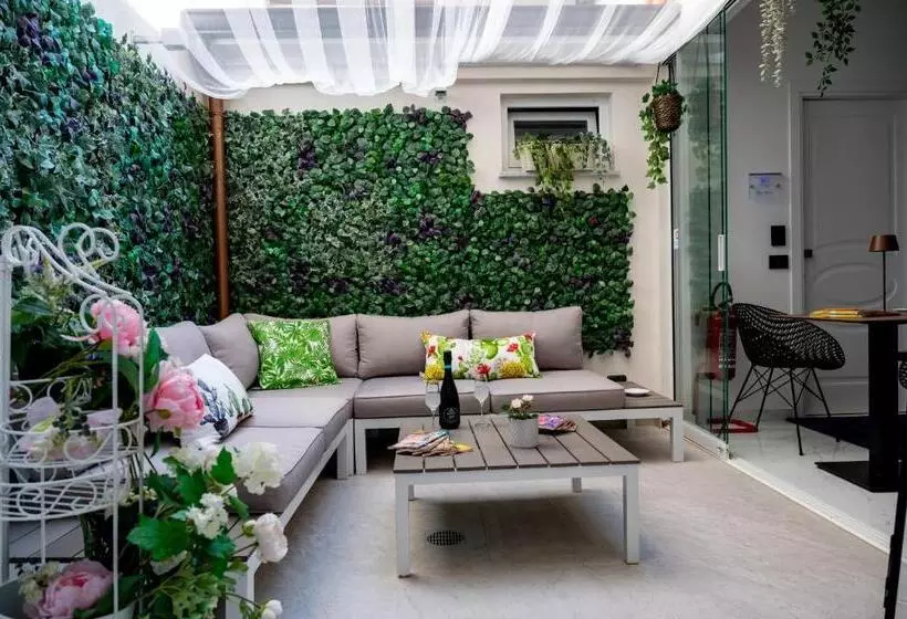 Aamiaismajoitus (B&B) Bm Suites Cefalu