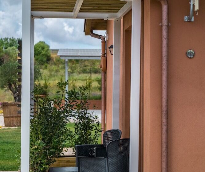 צימר La Vinia Bed&wine Experience   Adults Only