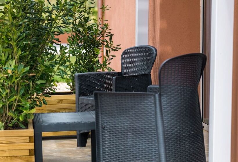 צימר La Vinia Bed&wine Experience   Adults Only