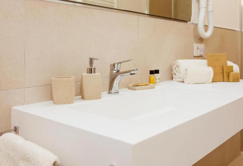 צימר La Vinia Bed&wine Experience   Adults Only