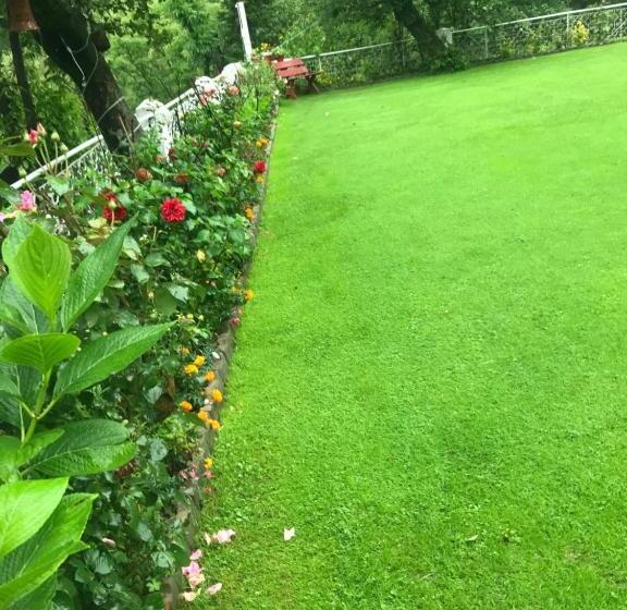 H.m.h Lodges & Hotel Resort