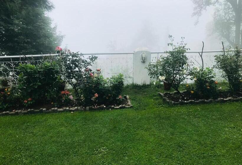 H.m.h Lodges & Hotel Resort