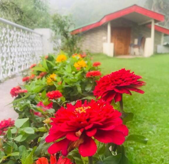 H.m.h Lodges & Hotel Resort