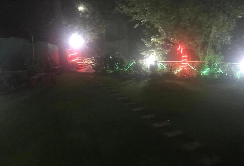 H.m.h Lodges & Hotel Resort