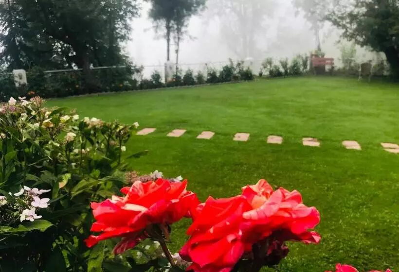 H.m.h Lodges & Hotel Resort