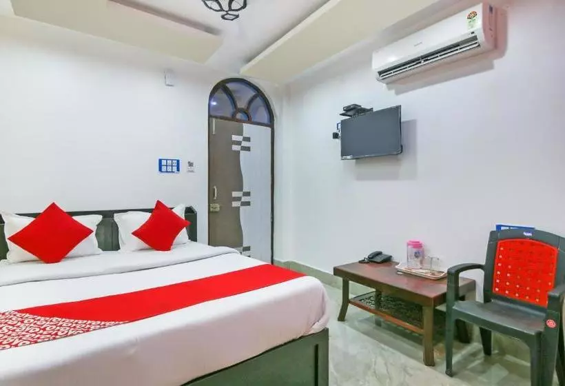 ホテル Oyo 70909  Singh Palace