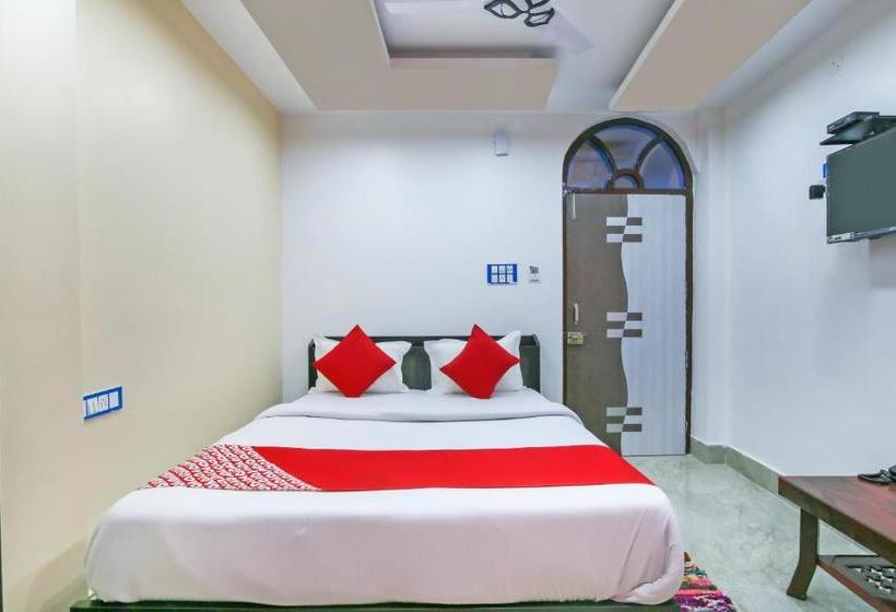 Hotel Oyo 70909 Singh Palace