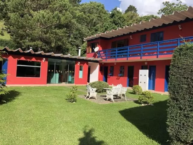 پانسیون Colinas Capivari Suites