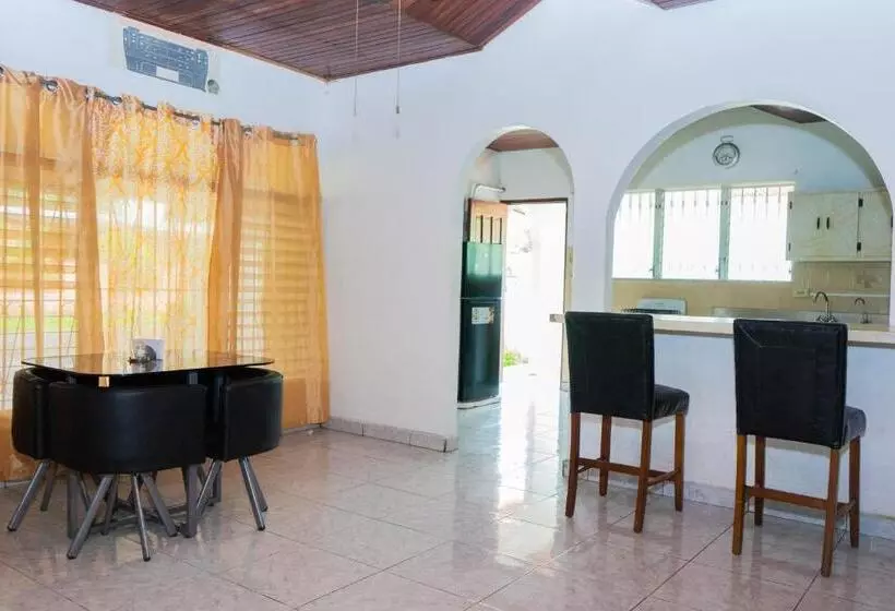 هاستل Hostal Familiar Argeñal