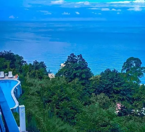 هتل Hills Kvariati