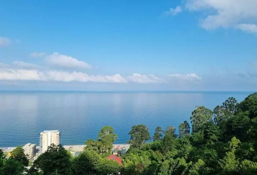 هتل Hills Kvariati