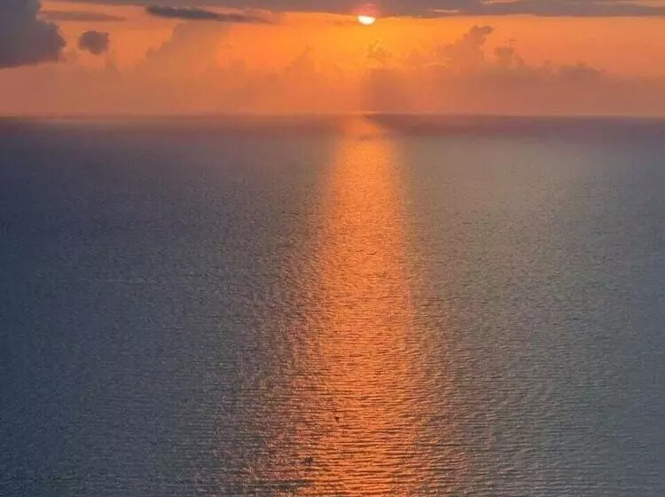 هتل Hills Kvariati