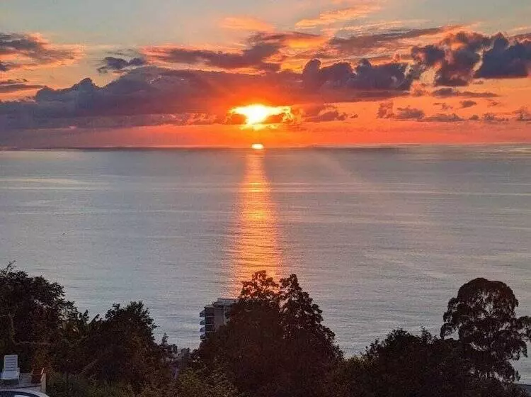 هتل Hills Kvariati