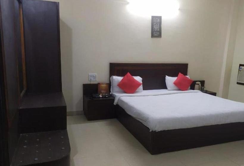 فندق Oyo 80507 Ram Palace