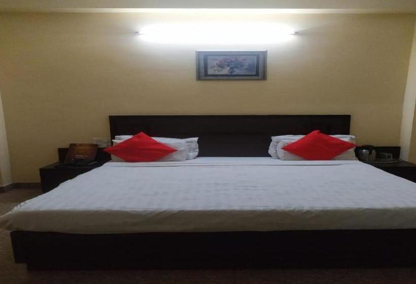 فندق Oyo 80507 Ram Palace