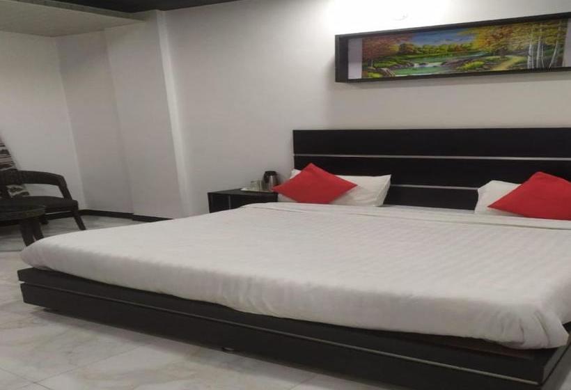 فندق Oyo 80507 Ram Palace