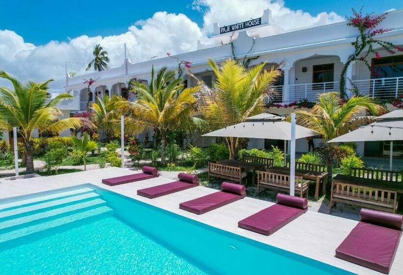 منتجع Paje White House