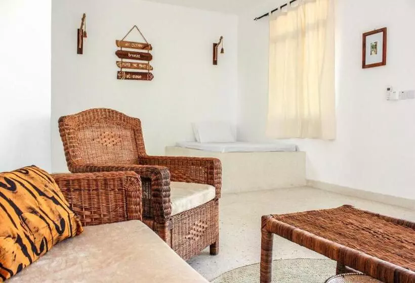 リゾートホテル Paje White House