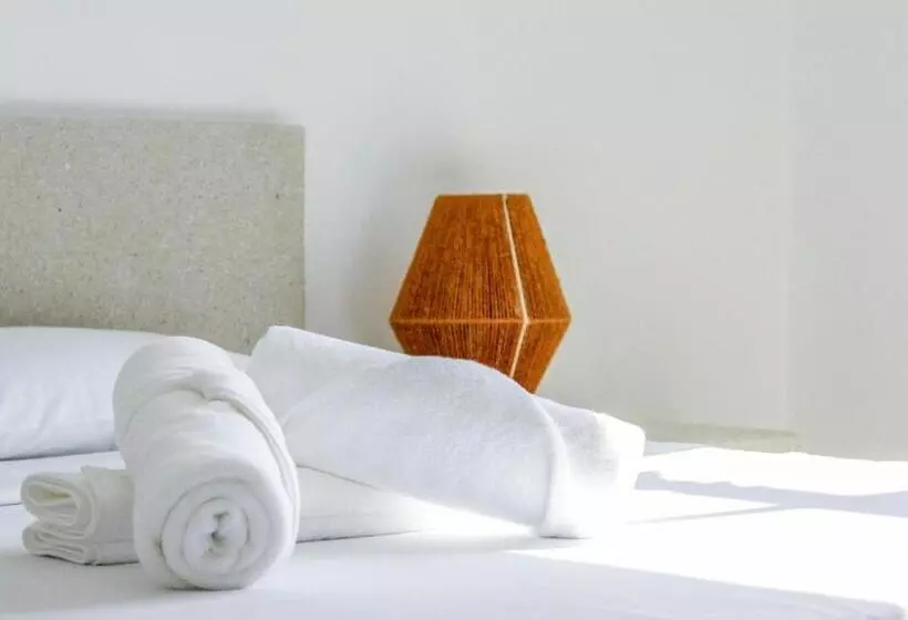 リゾートホテル Paje White House