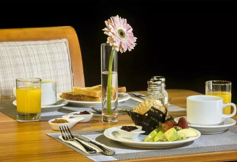 Urban Green Hotel & Suites