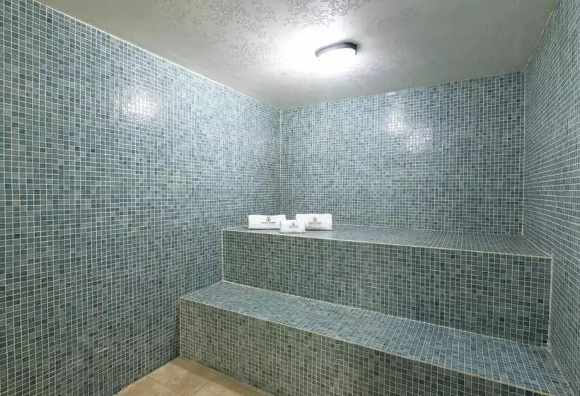 Urban Green Hotel & Suites