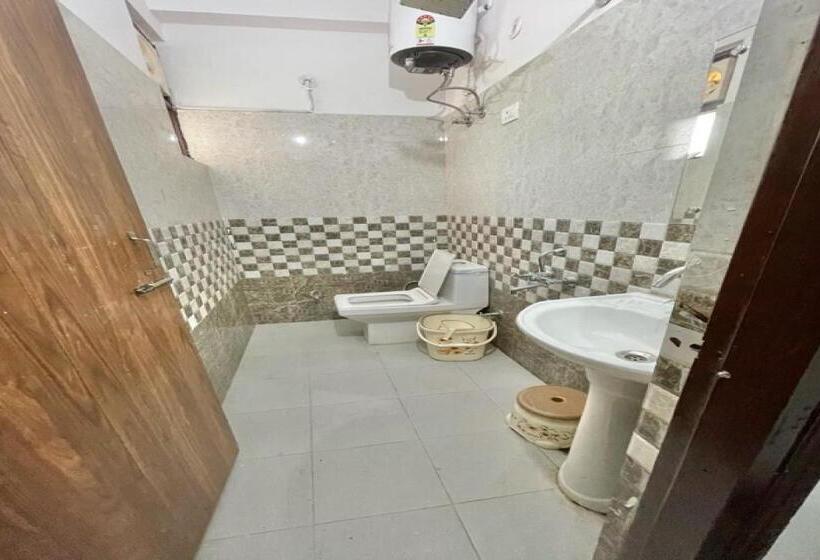 호텔 Capital O Kanha Guest House