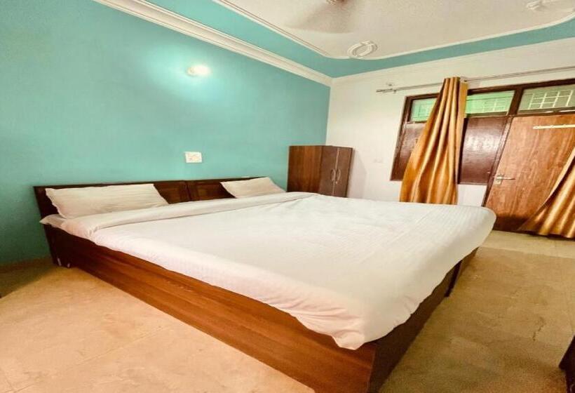 호텔 Capital O Kanha Guest House