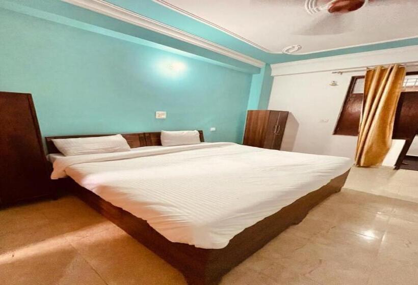 호텔 Capital O Kanha Guest House