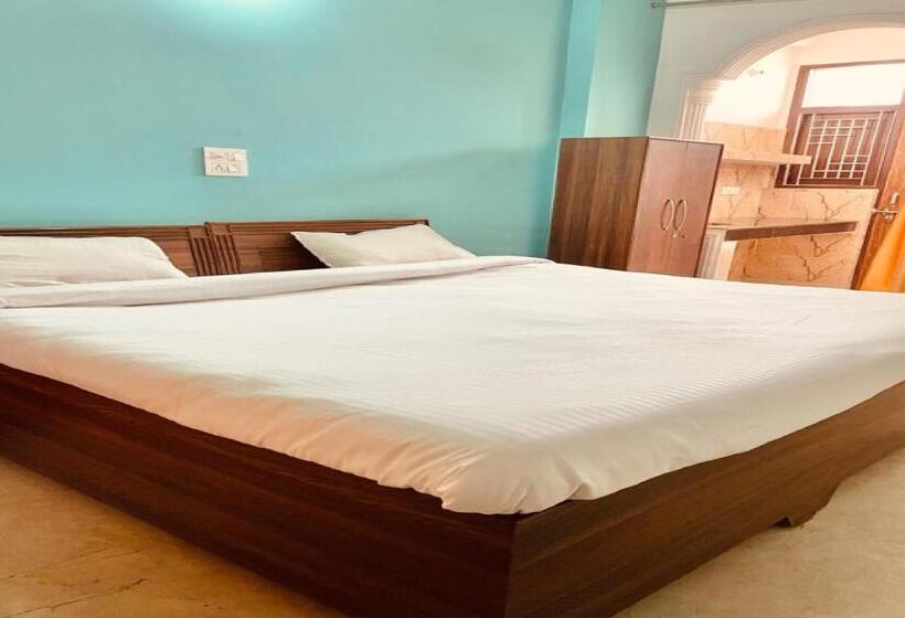 호텔 Capital O Kanha Guest House