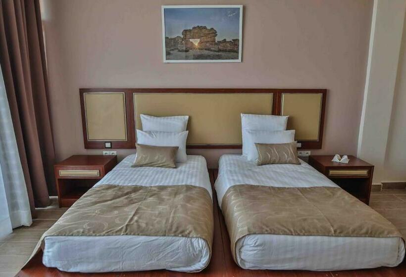 هتل Hôtel Menabe L