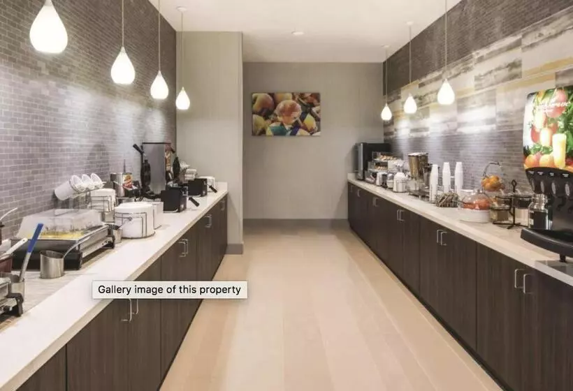 Hotelli La Quinta Inn & Suites By Wyndham Locust Grove