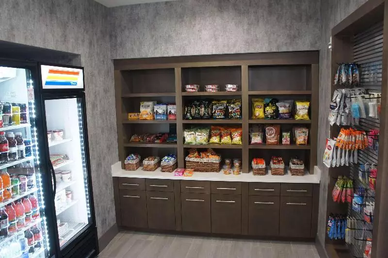 Hotelli La Quinta Inn & Suites By Wyndham Locust Grove