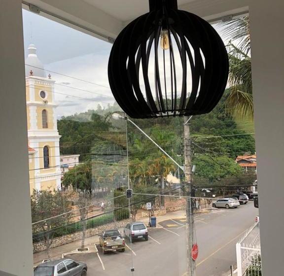 Pension (Hôtel basse catégorie) Jovi Pouso & Café