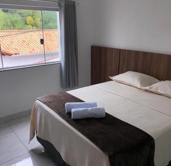 Pension (Hôtel basse catégorie) Jovi Pouso & Café