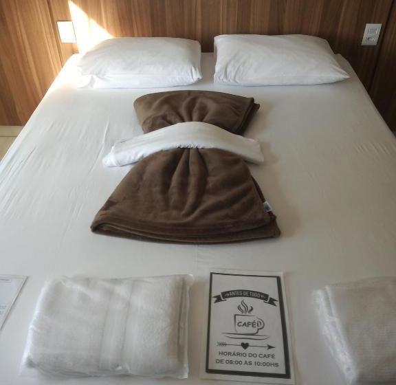 Pension (Hôtel basse catégorie) Jovi Pouso & Café