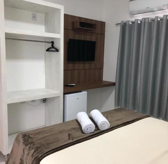 Pension (Hôtel basse catégorie) Jovi Pouso & Café