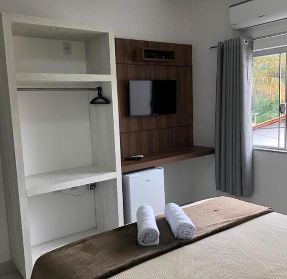 Pension (Hôtel basse catégorie) Jovi Pouso & Café