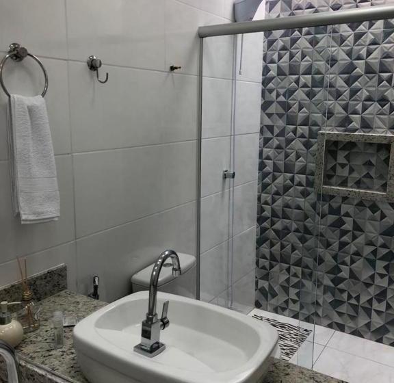 Pension (Hôtel basse catégorie) Jovi Pouso & Café