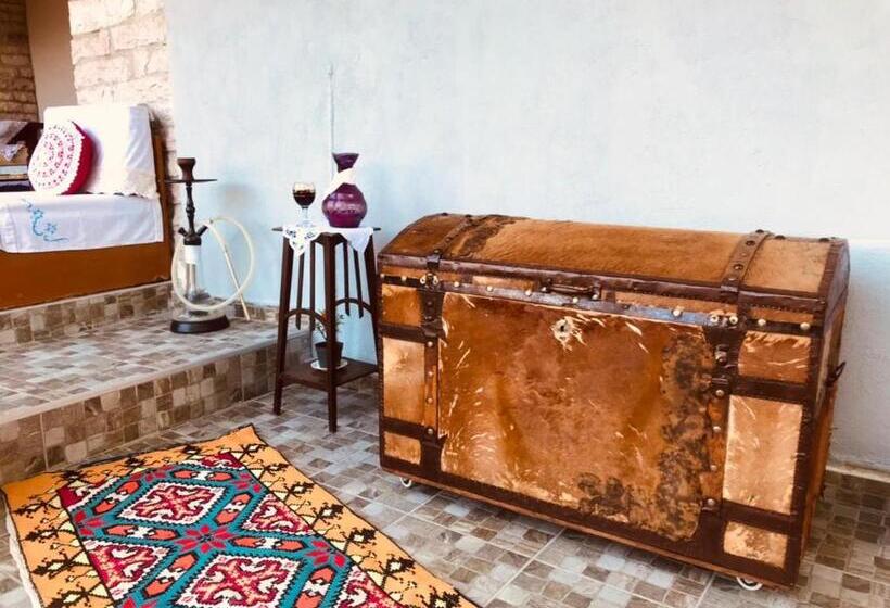 پانسیون Mani Guest House