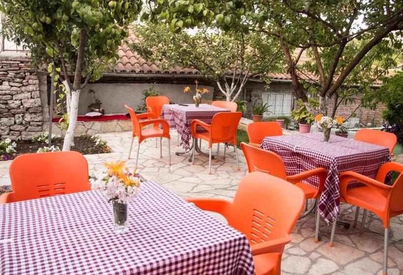 پانسیون Mani Guest House