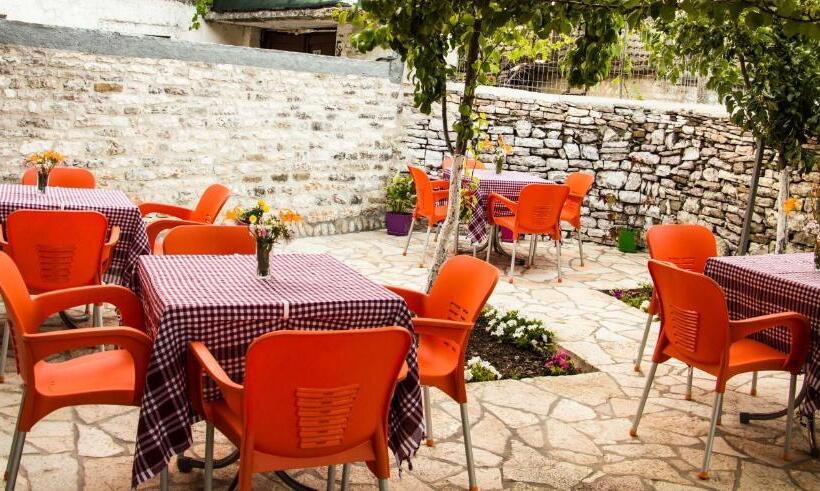 پانسیون Mani Guest House