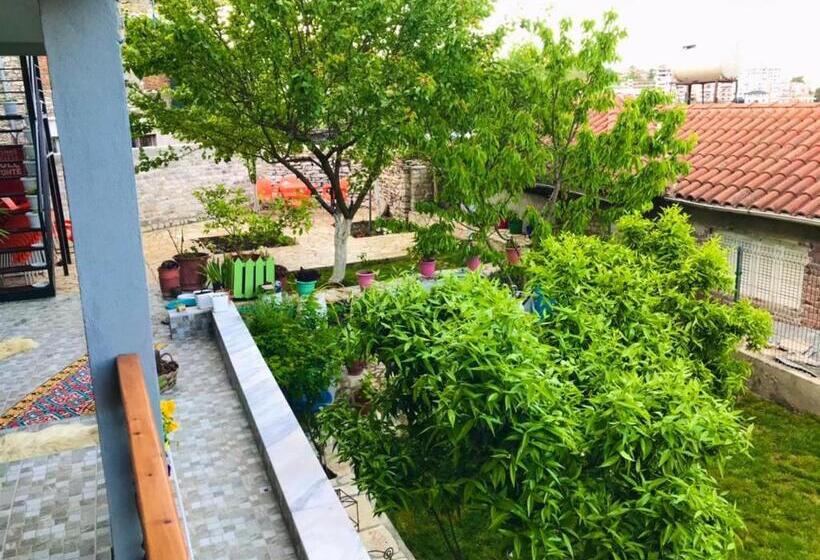 پانسیون Mani Guest House