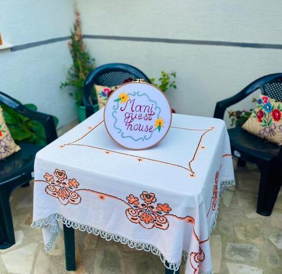 پانسیون Mani Guest House
