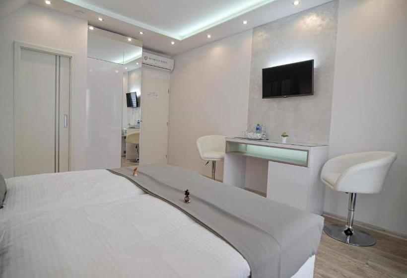 פנסיון Residence Malva