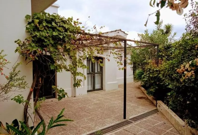 El Cerquero, Casa De Huéspedes