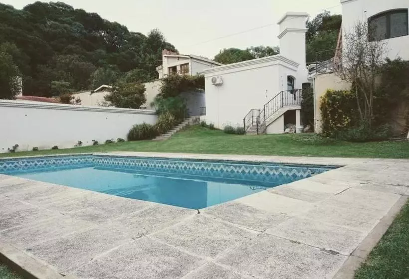 El Cerquero, Casa De Huéspedes