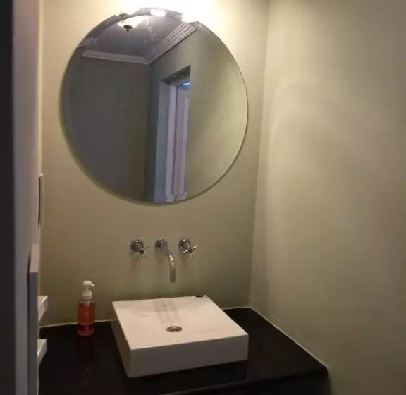 El Cerquero, Casa De Huéspedes